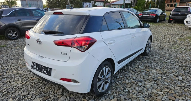 Hyundai i20 cena 23900 przebieg: 90000, rok produkcji 2017 z Nowa Sarzyna małe 172